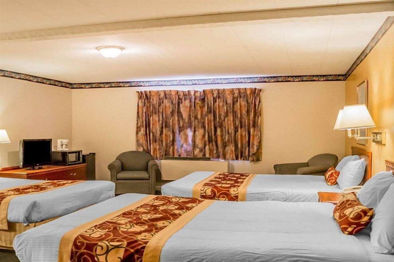 Rodeway Inn Kalkaska Εξωτερικό φωτογραφία