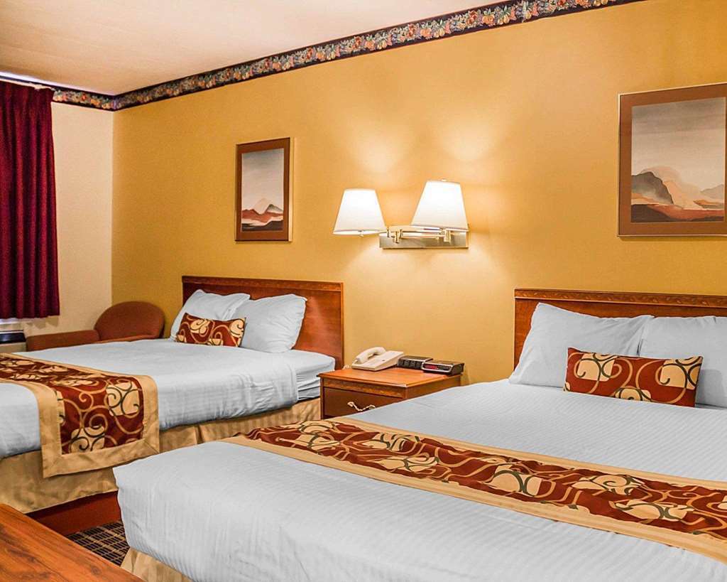 Rodeway Inn Kalkaska Δωμάτιο φωτογραφία